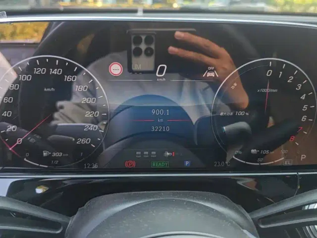 Mercedes-Benz E-Class — Фото автомобиля 14