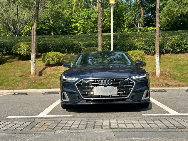 Фотография автомобиля — Audi A7L