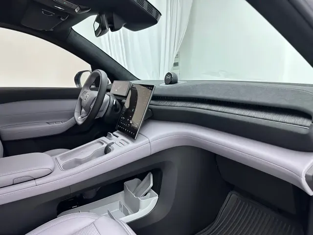 Nio EC6 — Фото автомобиля 14