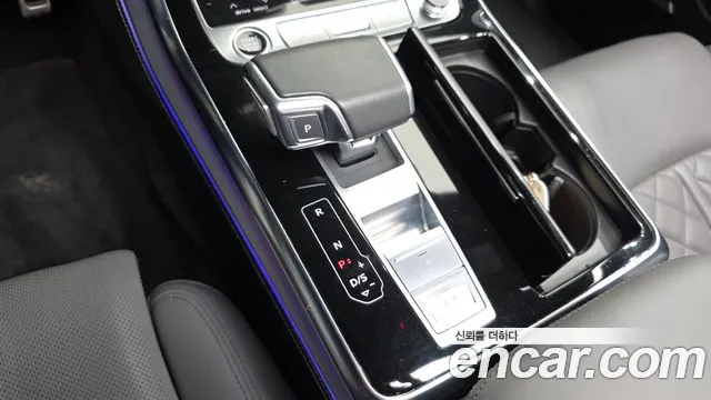 Audi Q8 55 TFSI quattro Premium — Фото автомобиля 9