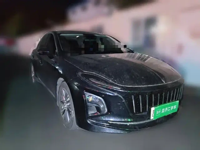 Hongqi E-QM5 — Фото автомобиля 3