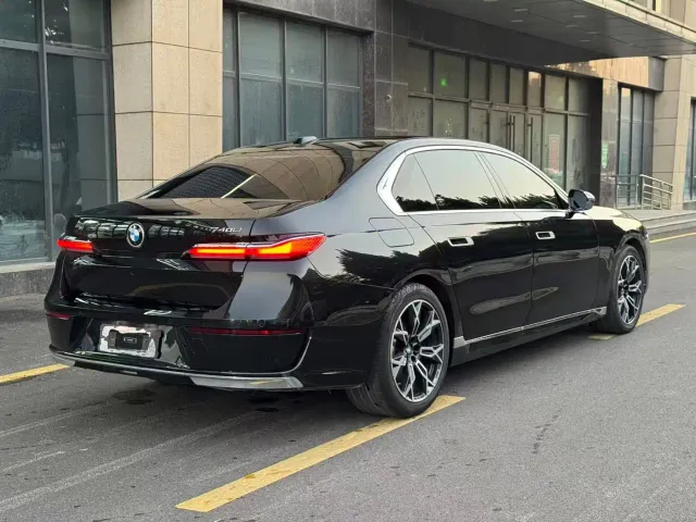 BMW 7 Series — Фото автомобиля 4