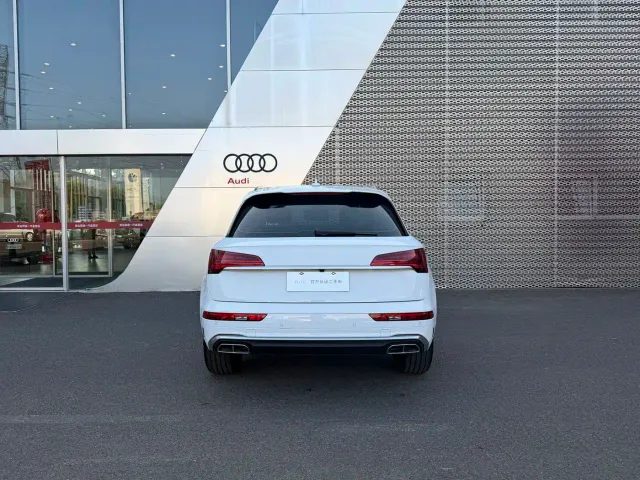 Audi Q5L — Фото автомобиля 5