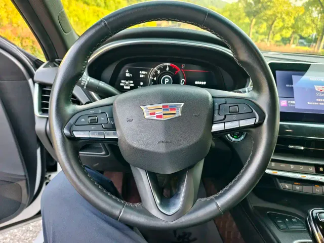 Cadillac CT5 — Фото автомобиля 15