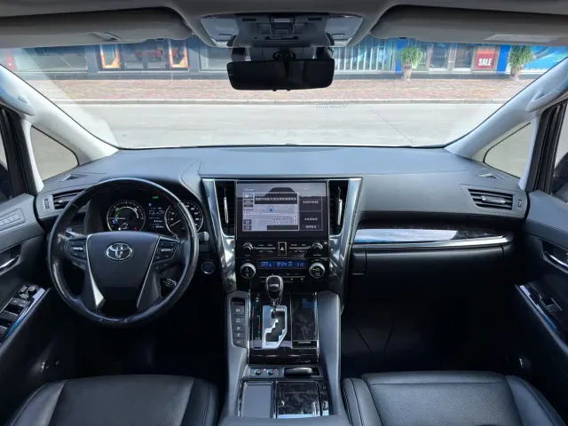 Toyota Vellfire — Фото автомобиля 8