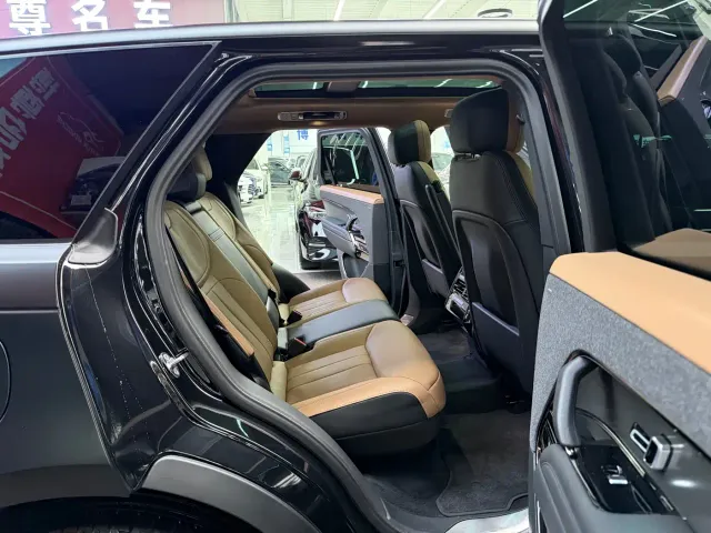 Land Rover Range Rover Sport — Фото автомобиля 17