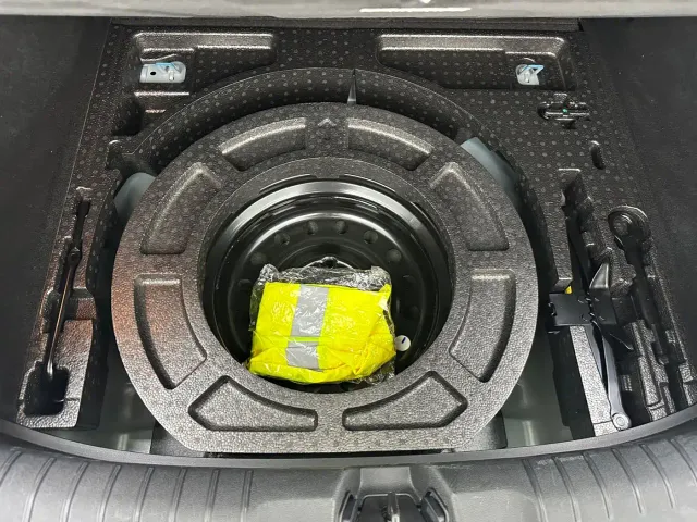 Geely Emgrand S — Фото автомобиля 14