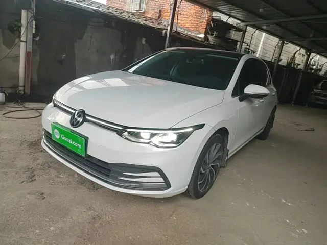 Фотография автомобиля — Volkswagen Golf