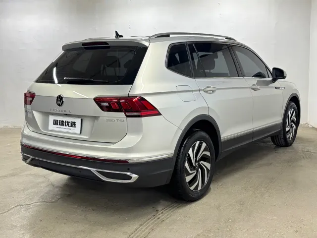 Volkswagen Tiguan L — Фото автомобиля 4