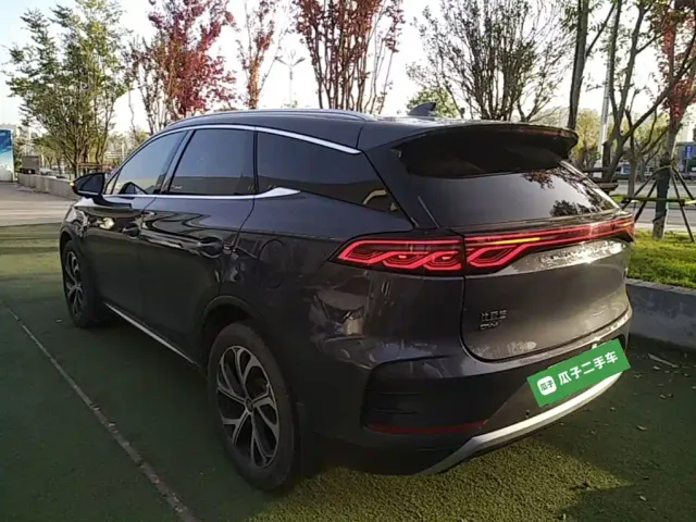 BYD Tang — Фото автомобиля 4