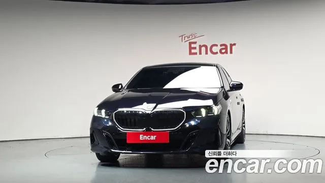 BMW 5 Series G60 — Фото автомобиля 3