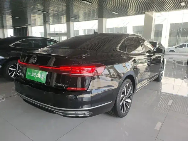 Volkswagen Passat — Фото автомобиля 6