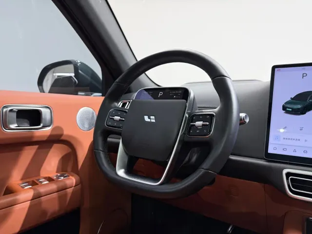 Li Auto L7 — Фото автомобиля 12