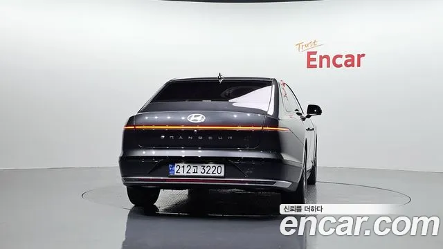Hyundai Grandeur Grandeur (GN7) 2.5 Бензин 2WD — Фото автомобиля 2