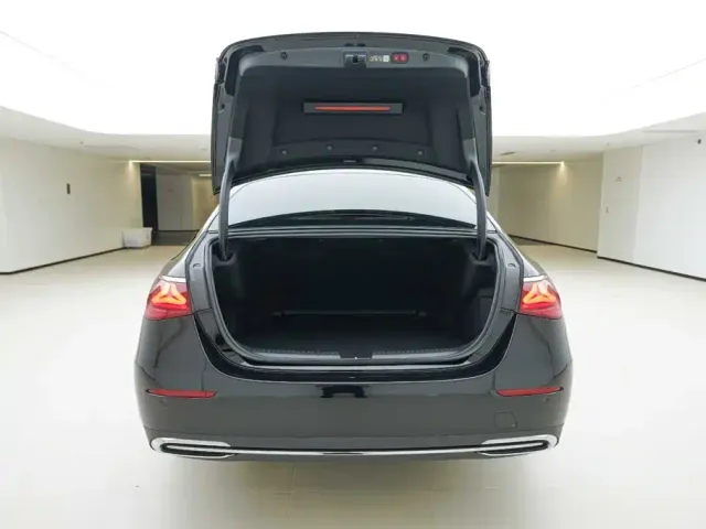 Mercedes-Benz E-Class — Фото автомобиля 6