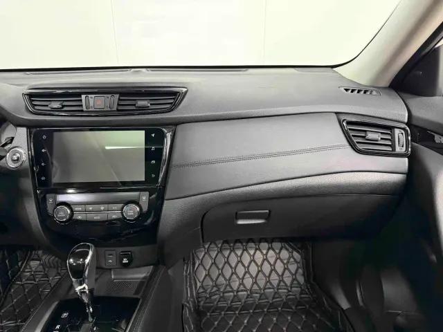 Nissan X-Trail — Фото автомобиля 10