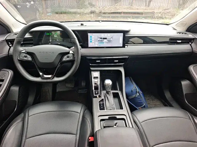 Roewe i5 — Фото автомобиля 9