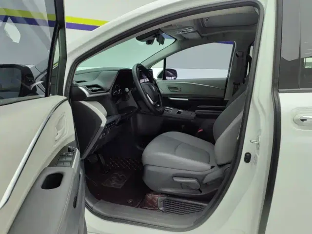 Toyota Granvia — Фото автомобиля 9