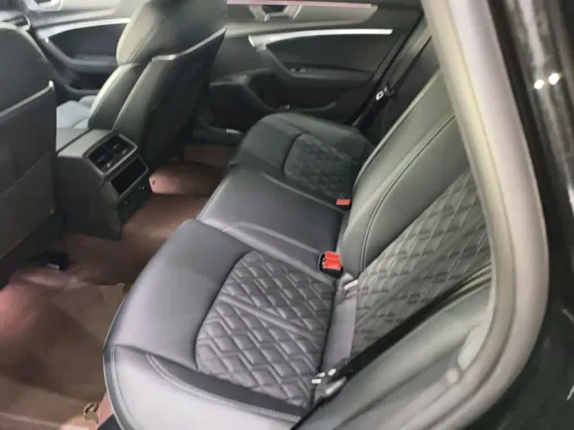 Audi A6L — Фото автомобиля 16