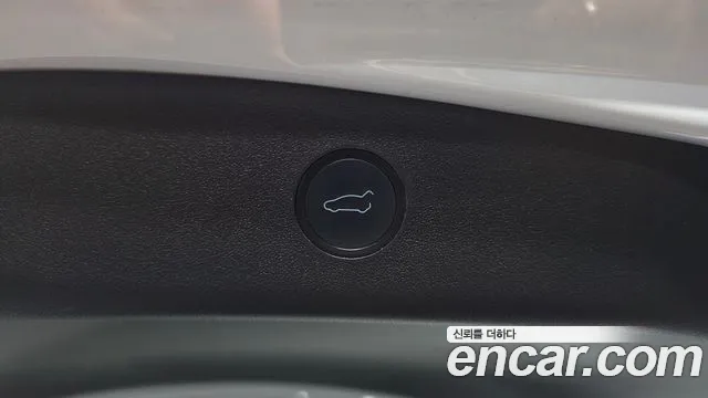 Tesla Model 3 — Фото автомобиля 27