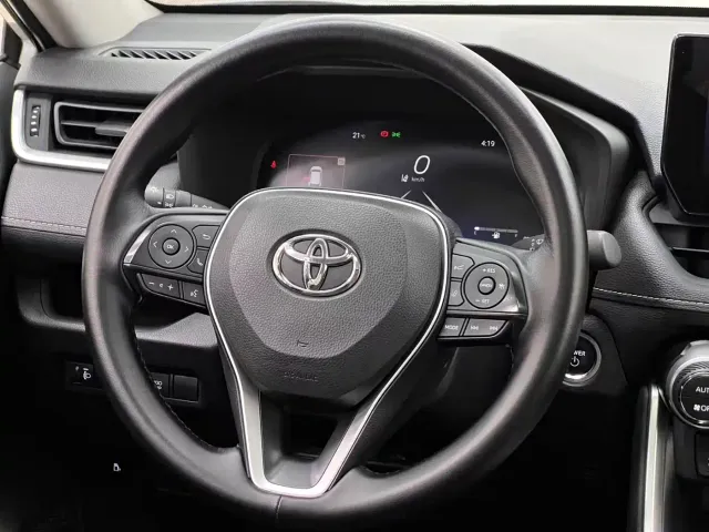 Toyota RAV4 Rongfang Dual Engine E+ — Фото автомобиля 16