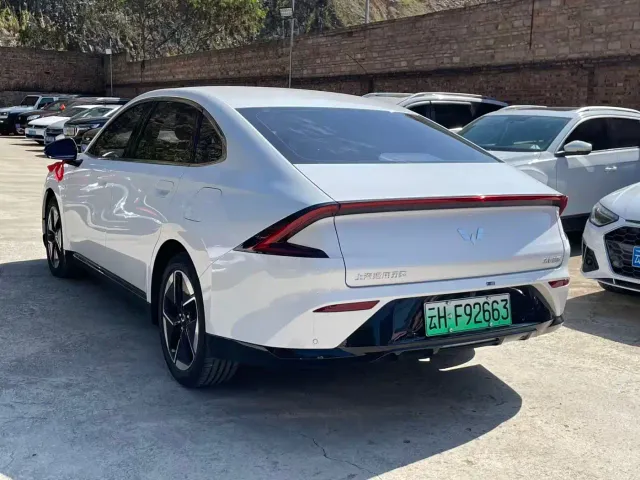 Wuling Starlight — Фото автомобиля 7