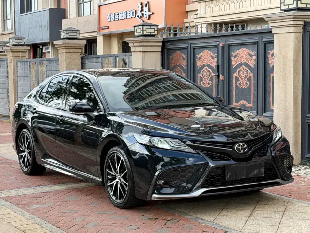 Toyota Camry — Фото автомобиля 3