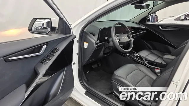 Kia Niro — Фото автомобиля 15