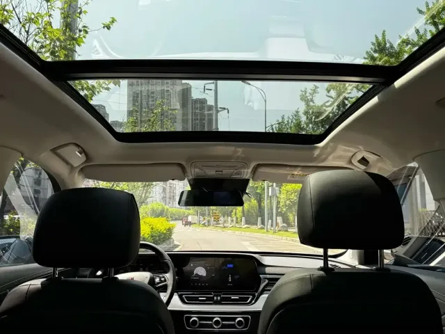 Hongqi HS5 — Фото автомобиля 14