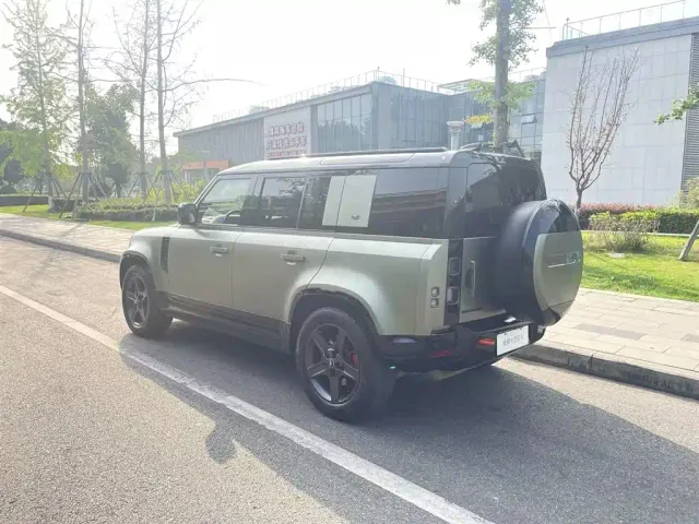 Land Rover Defender — Фото автомобиля 3