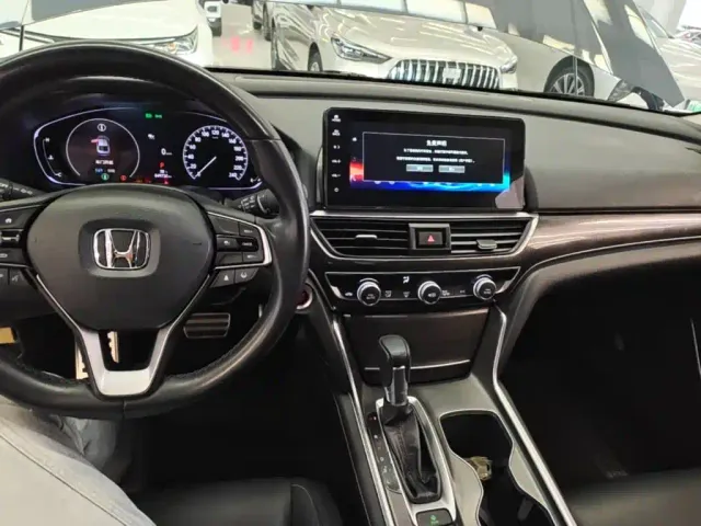 Honda Accord — Фото автомобиля 9