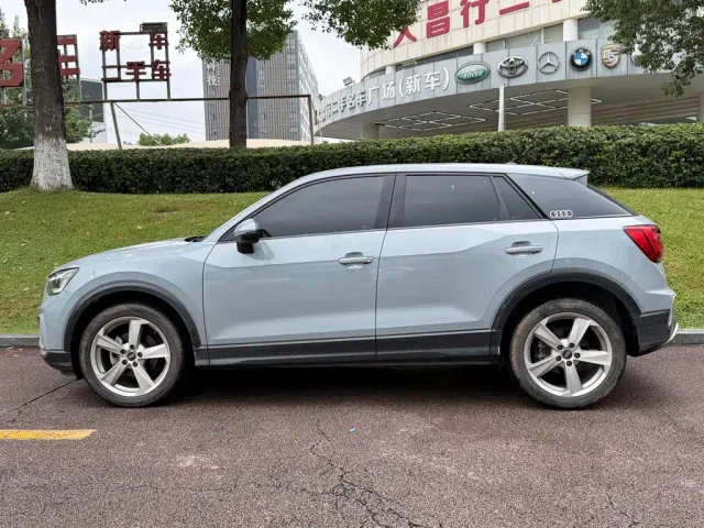 Audi Q2L — Фото автомобиля 3