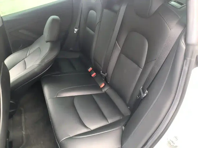 Tesla Model 3 — Фото автомобиля 19