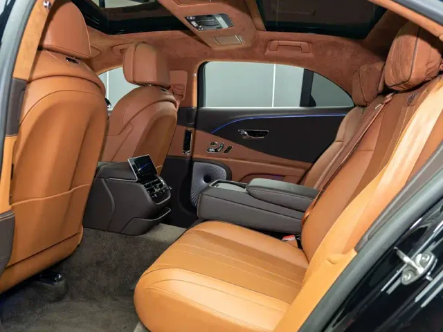 Bentley Flying Spur — Фото автомобиля 15