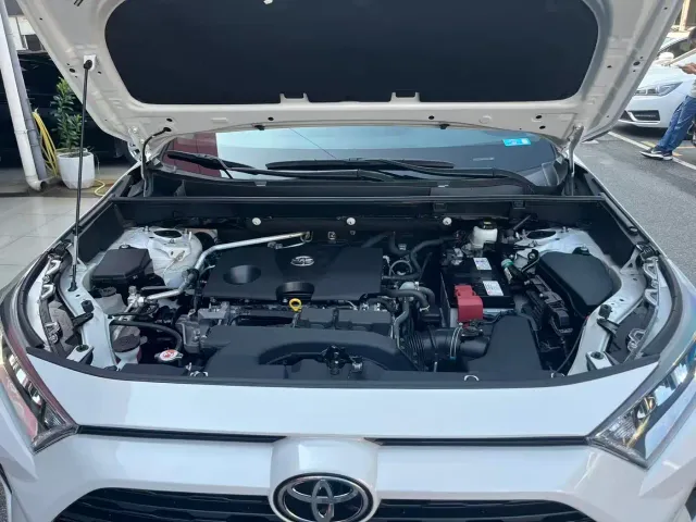 Toyota RAV4 — Фото автомобиля 15