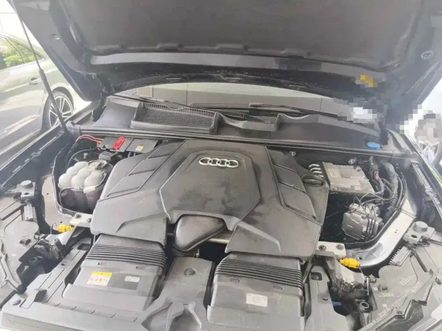 Audi Q7 — Фото автомобиля 3
