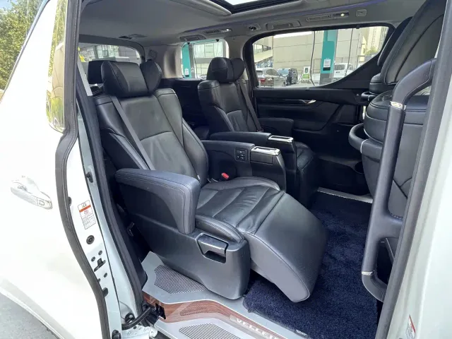 Toyota Vellfire — Фото автомобиля 19