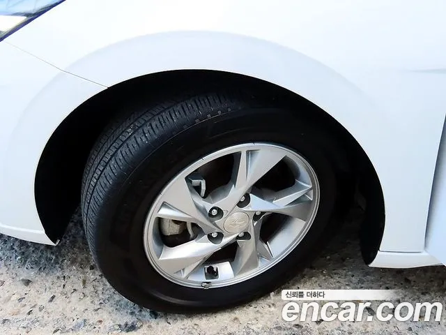Hyundai Avante CN7 — Фото автомобиля 18