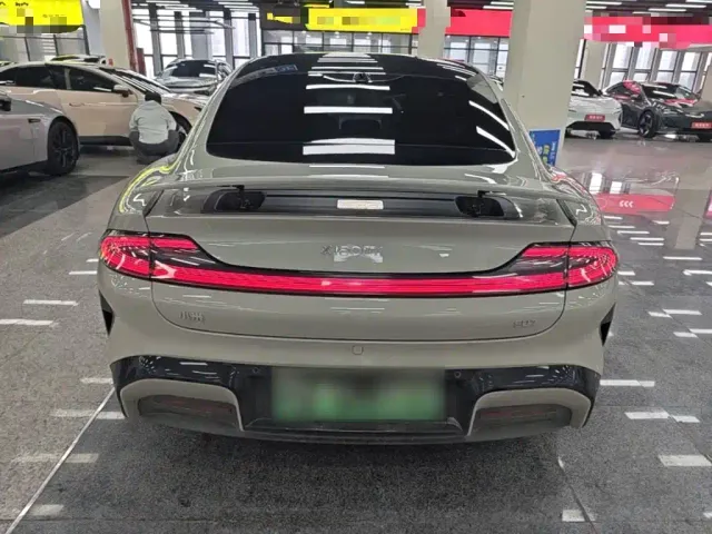Xiaomi SU7 — Фото автомобиля 5