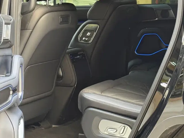 BYD FangChengBao Leopard 8 — Фото автомобиля 6