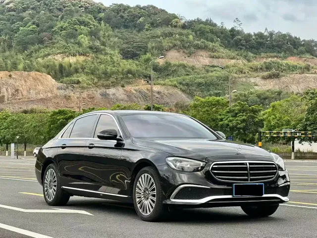 Mercedes-Benz E-Class — Фото автомобиля 2