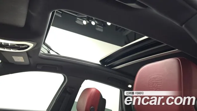 Porsche Macan — Фото автомобиля 23