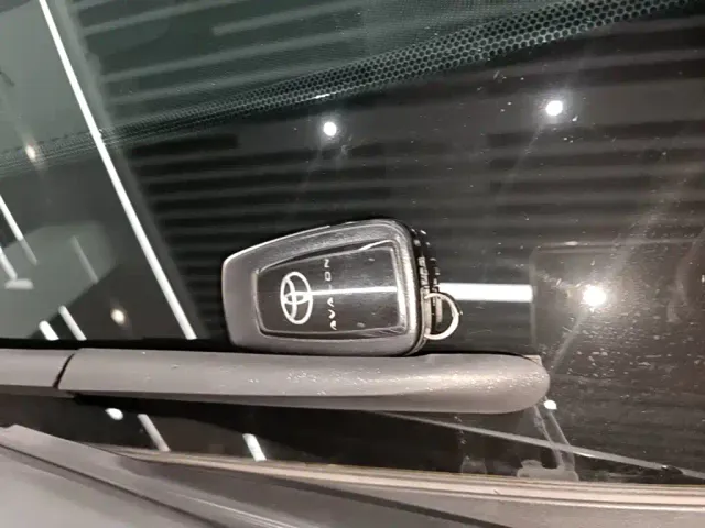 Toyota Avalon — Фото автомобиля 8