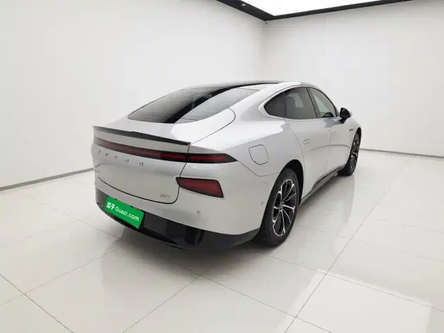 Xpeng P7 — Фото автомобиля 4