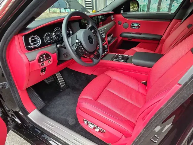 Rolls-Royce Ghost — Фото автомобиля 11