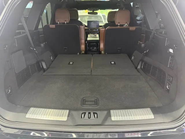 Lincoln Aviator — Фото автомобиля 12
