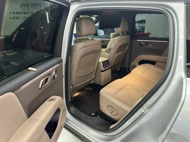 Li Auto i6 — Фото автомобиля 8
