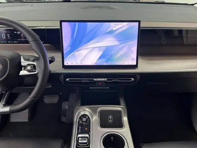 GAC Trumpchi E8 — Фото автомобиля 21