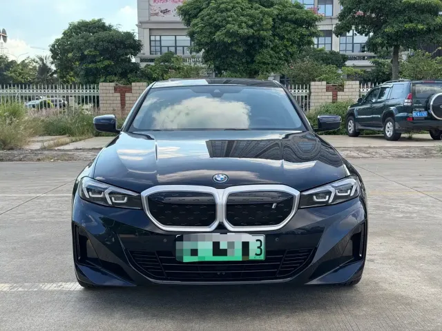BMW BMW i3 2024 eDrive 35 L — Фото автомобиля 2