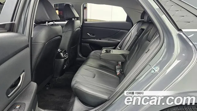 Hyundai AVANTE Новый Avante (CN7) — Фото автомобиля 12